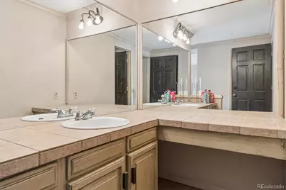 8228 E Phillips Place, Centennial, CO 80112 - Photo 17