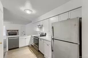 922 S Dearborn Way, Aurora, CO 80012 - Photo 7