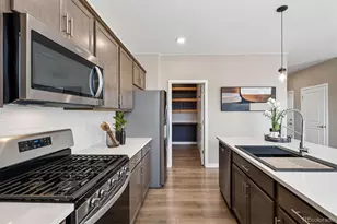 15748 Syracuse Ct, Thornton, CO 80602 - Photo 9