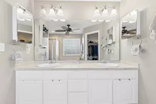 24339 E Kansas Cir, Aurora, CO 80018 - Photo 25
