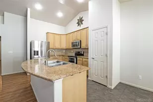 1137 S Coolidge Cir, Aurora, CO 80018 - Photo 7