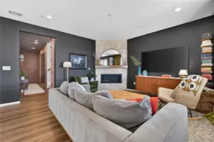 949 N Undergrove Way, Aurora, CO 80018 - Photo 7