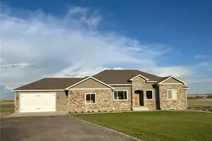 45425 Wolf Creek Dr, Bennett, CO 80102 - Photo 3