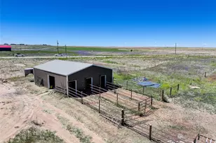 45425 Wolf Creek Dr, Bennett, CO 80102 - Photo 47