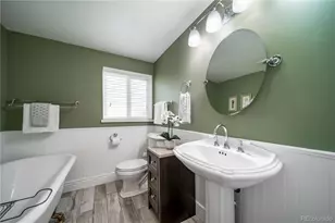 429 Newark St, Aurora, CO 80010 - Photo 23