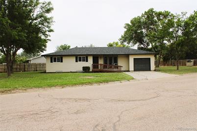 561 Lowell Avenue, Burlington, CO 80807 - Photo 1