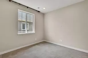 257 S Scottsburg Ct, Aurora, CO 80018 - Photo 29
