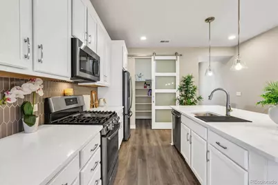257 S Scottsburg Court, Aurora, CO 80018 - Photo 7