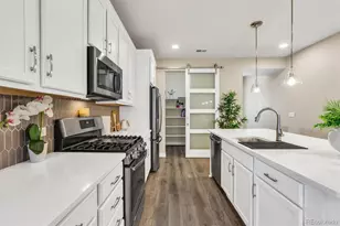 257 S Scottsburg Ct, Aurora, CO 80018 - Photo 7