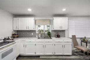 11087 Montview Blvd, Aurora, CO 80010 - Photo 7