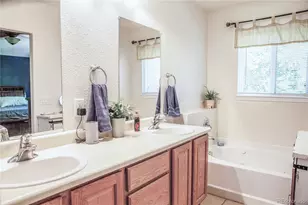 16047 E 97th Pl, Commerce City, CO 80022 - Photo 9