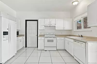 10987 Eagle Creek Parkway, Commerce City, CO 80022 - Photo 11