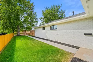 3660 Grape St, Denver, CO 80207 - Photo 17
