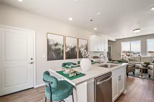 10031 Revere Ct, Commerce City, CO 80022 - Photo 9