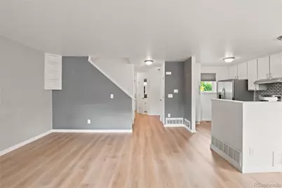 9687 Eagle Creek Parkway, Commerce City, CO 80022 - Photo 7