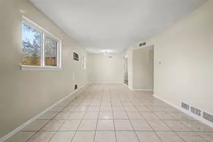 1042 Yuba St, Aurora, CO 80011 - Photo 5