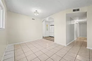 1042 Yuba St, Aurora, CO 80011 - Photo 7