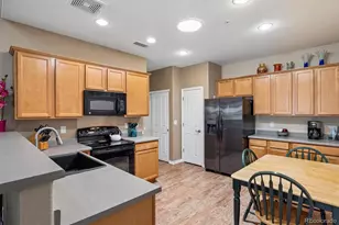 1955 South Espana Court, Aurora, CO 80013 - Photo 9