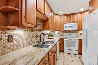8464 Everett Way #B, Arvada, CO 80005 - Photo 13
