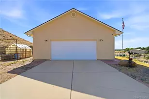 570 Valley Dr, Penrose, CO 81240 - Photo 3