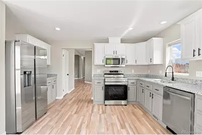 302 Apache Place, Lochbuie, CO 80603 - Photo 5