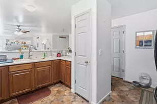 1960 Espana Way, Aurora, CO 80011 - Photo 9