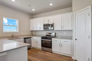 48225 Shetland Dr, Bennett, CO 80102 - Photo 7