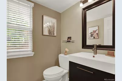 7958 S Roslyn Way, Centennial, CO 80112 - Photo 9