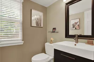 7958 S Roslyn Way, Centennial, CO 80112 - Photo 9