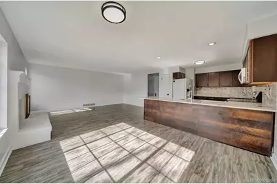 4666 Freeport Way, Denver, CO 80239 - Photo 5