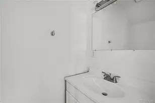 4922 S Rifle Ct, Aurora, CO 80015 - Photo 13