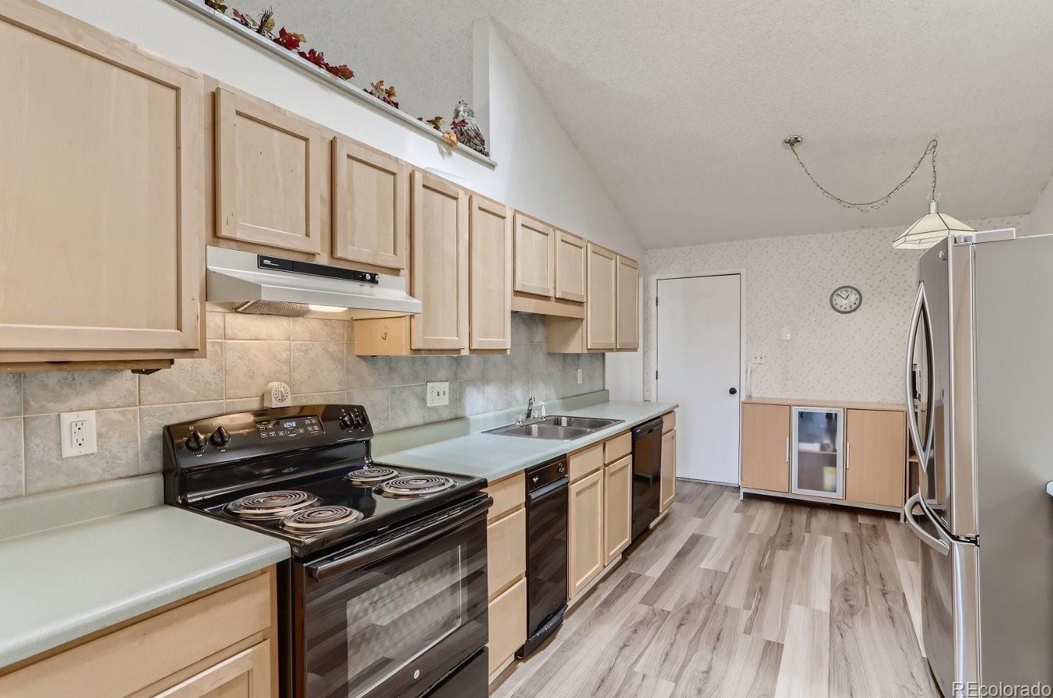 12052 Maple Ave, Denver CO  80012-1267 exterior