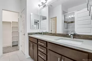 19570 E Sunset Cir, Aurora, CO 80015 - Photo 21