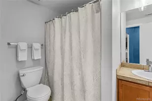 5765 N Genoa Way, Aurora, CO 80019 - Photo 11