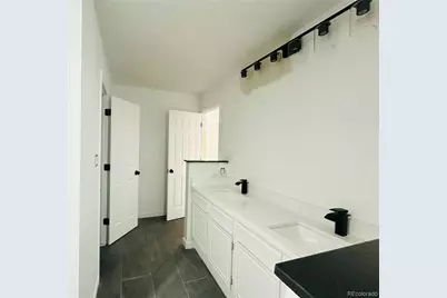 2002 S Worchester Way, Aurora, CO 80014 - Photo 13