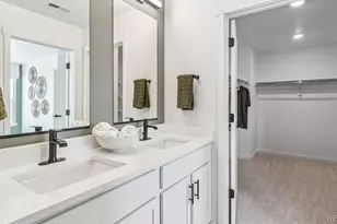 1375 S Clinton St, Denver, CO 80247 - Photo 9
