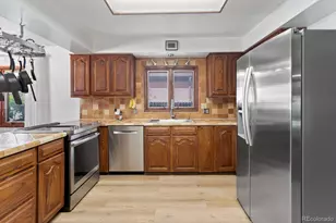 241 E 105th Ave, Northglenn, CO 80233 - Photo 7