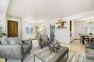 1827 S Filbert Ct, Denver, CO 80222 - Photo 7