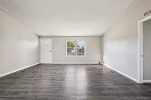 7041 Ash Ct, Commerce City, CO 80022 - Photo 9