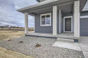 46418 Heritage Ave, Bennett, CO 80102 - Photo 3