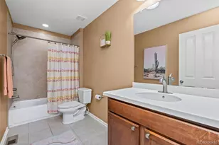 22389 E Chenango Dr, Aurora, CO 80015 - Photo 21
