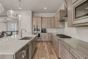 27600 E Lakeview Dr, Aurora, CO 80016 - Photo 25