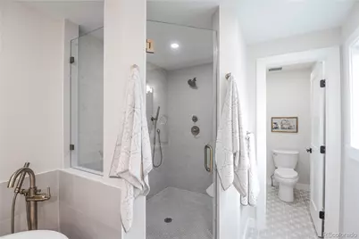306 E Maplewood Avenue, Littleton, CO 80121 - Photo 33