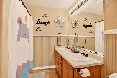 5479 S Valdai Street, Aurora, CO 80015 - Photo 23