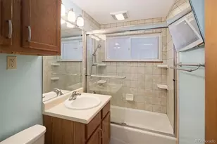 1041 Florence St, Aurora, CO 80010 - Photo 9