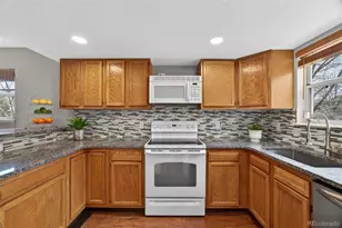 12995 W 63rd Pl, Arvada, CO 80004 - Photo 11