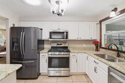 923 Geneva Street, Aurora, CO 80010 - Photo 9