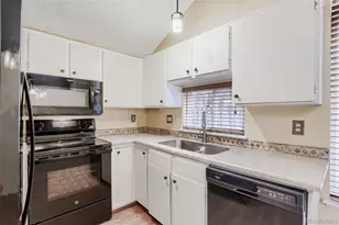 10223 E Peakview Ave, Englewood, CO 80111 - Photo 9