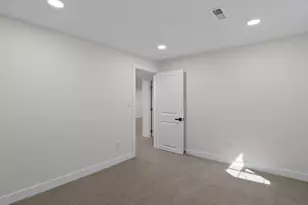 3630 S Hillcrest Dr, Denver, CO 80237 - Photo 31