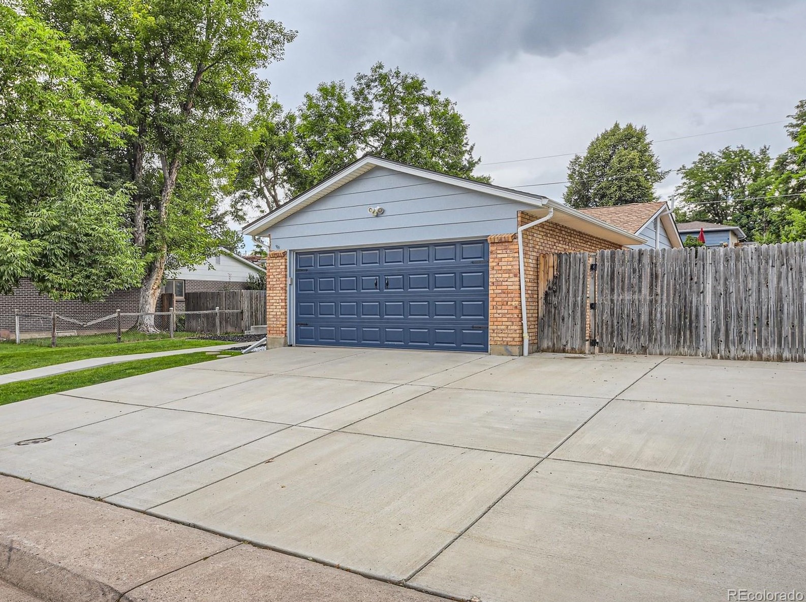 4234 Radcliff Ave, Denver CO  80236-3400 exterior
